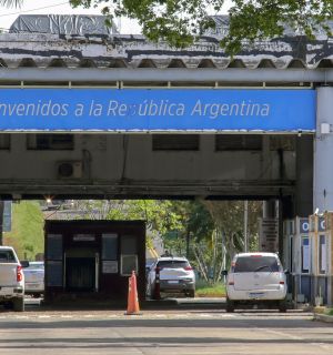 Bolsonaro vole vers l'Equateur depuis l'Argentine après avoir quitté le Brésil