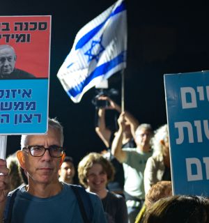 Législatives israéliennes, le camp de Netanyahou en tête mais sans majorité, avec 53 sièges sur 120