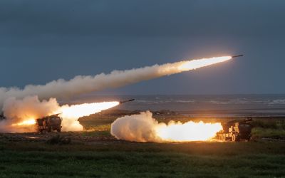 La Suède va acheter pour 630 millions d'euros de systèmes d'artillerie à roquettes américains