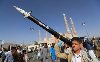 Les Houthis menacent les États-Unis de représailles en cas d'intervention