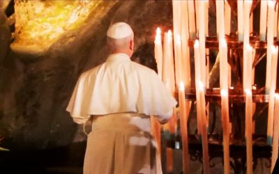 Léon XIV à Lourdes: une nuit illuminée par la foi