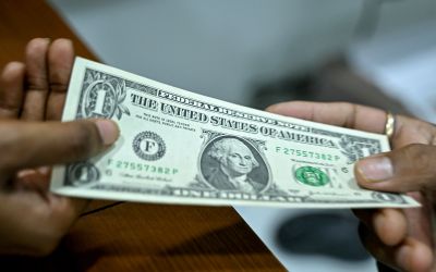 Le dollar gagne du terrain après le tour de vis monétaire de la Fed