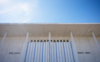 Trump menace de ne pas rouvrir le Kennedy Center si son nom n'y est pas apposé