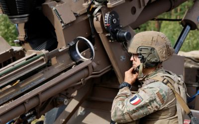 L'ambassadeur américain à l'Otan dément des réductions de troupes massives en Europe