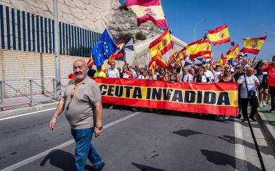Ceuta: des milliers de personnes manifestent contre le gouvernement à Madrid