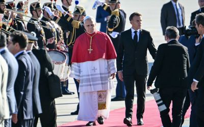 Le pape Léon XIV est arrivé en France pour une visite de quatre jours