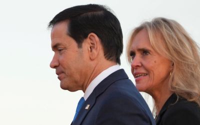 Rubio fait escale en Islande, au rôle stratégique dans l'Arctique