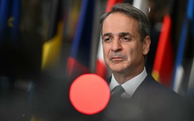 Grèce: le Parlement adopte une loi interdisant l'accès aux réseaux sociaux aux moins de 15 ans