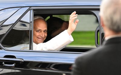 Le pape quitte l'hôpital Gemelli de Rome 