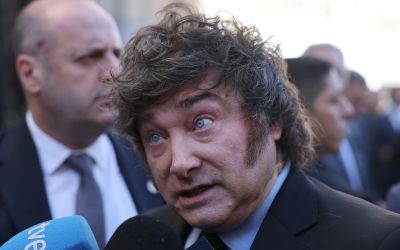En visite à Madrid, Javier Milei qualifie Pedro Sánchez de «dictateur»