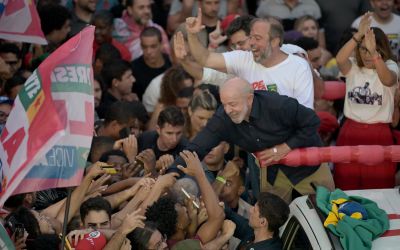 Brésil: Lula a déposé son recours pour disqualifier Bolsonaro de la présidentielle