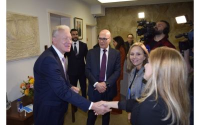 Raggi lance le relevé biométrique pour les passeports libanais à Washington