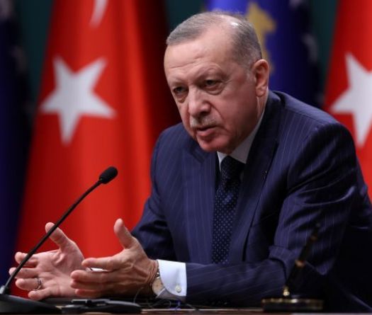 Turquie: Erdogan met en garde contre toute division de la Syrie et se dit prêt à intervenir