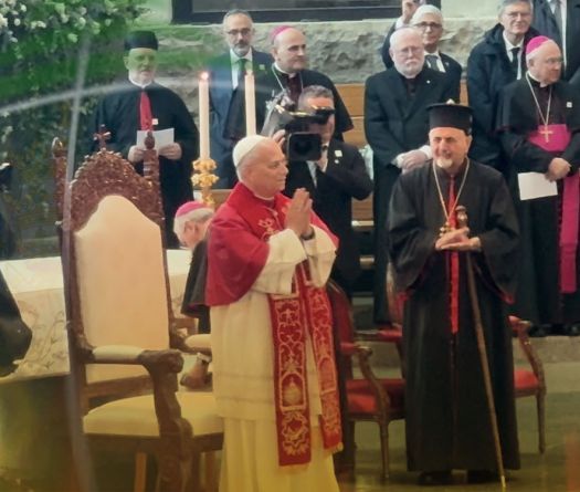 Le pape Léon XIV accueilli avec ferveur à Harissa