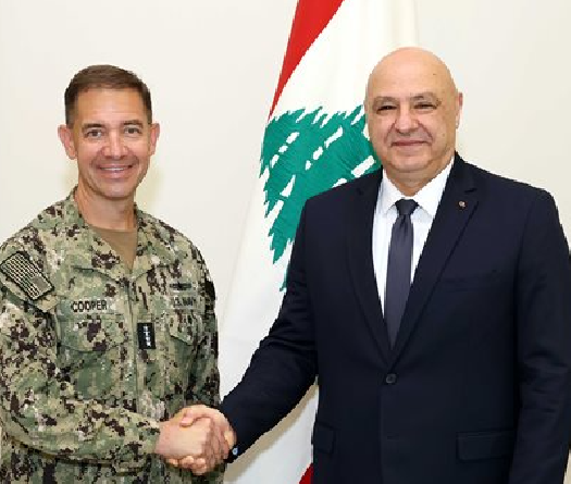Aoun salue la coopération avec les États-Unis à l'issue d'une rencontre avec le chef du Centcom