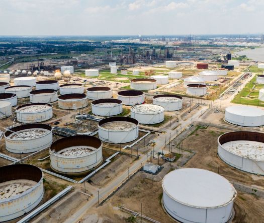 Pétrole: la détente au Moyen-Orient fait chuter les prix