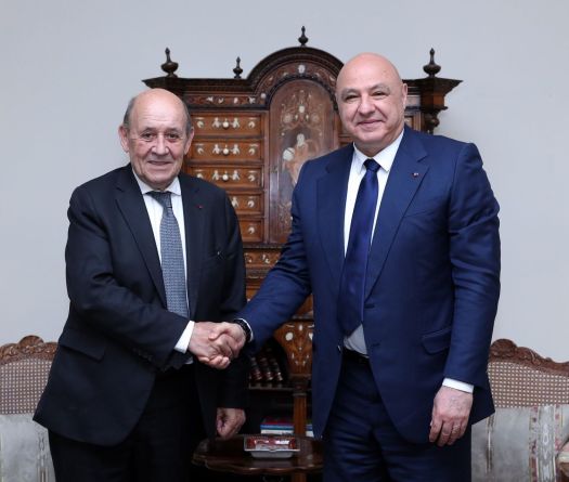 «Il ne faut pas que le moment Liban soit doublé par un moment Syrie», avertit Le Drian