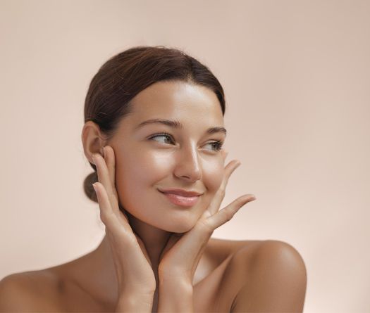 Cinq gestes du matin pour réveiller sa peau sans maquillage