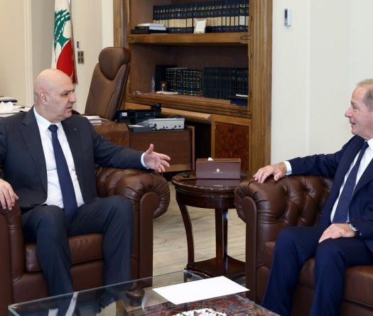 Michel Issa reçu par Aoun, Berry et Salam avant les négociations prévues à Washington