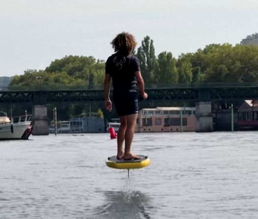 Voler au-dessus de la Seine