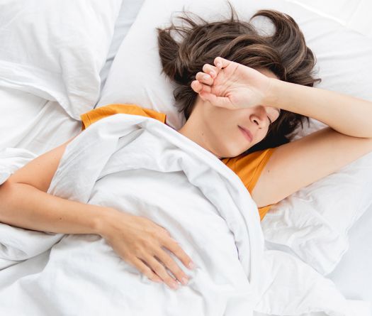 Pourquoi a-t-on l’impression de tomber avant de s’endormir?