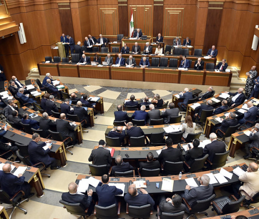 Réforme bancaire, justice, loyers, éducation: le Parlement approuve quatre textes