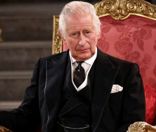 Charles III retire ses titres à son frère Andrew, emporté par l'affaire Epstein