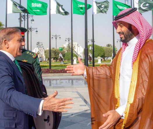 Le pacte de défense saoudo-pakistanais redéfinit les équilibres régionaux