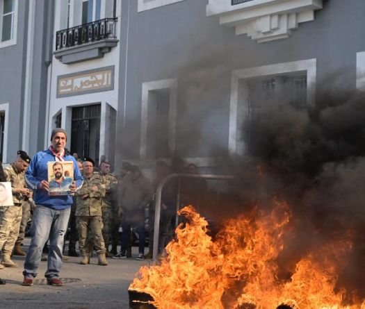 Les familles des victimes du port de Beyrouth manifestent contre la nomination de la DG des Douanes