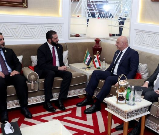 Au sommet de Doha, Aoun plaide pour une paix avec Israël sur la base de l’Initiative arabe