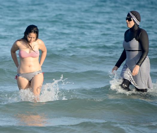 Syrie: les femmes devront porter le burkini ou des vêtements couvrants sur les plages publiques