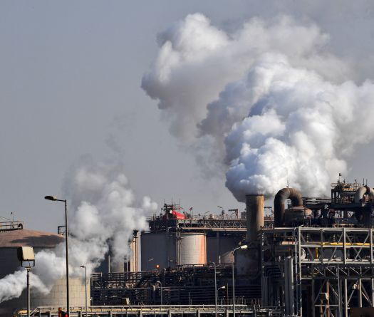 Un complexe pétrochimique saoudien touché après des tirs de missiles iraniens