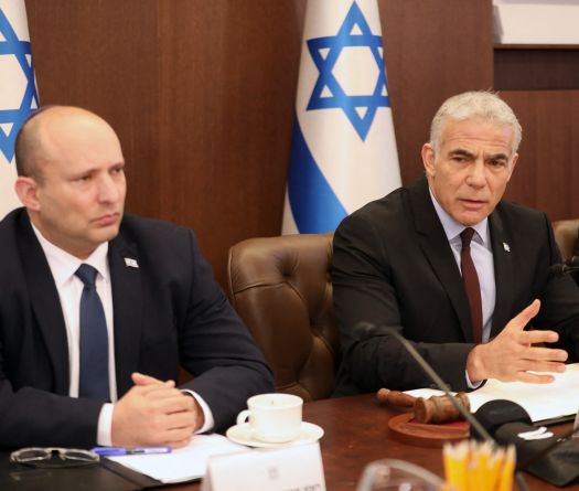 Israël: deux anciens chefs de gouvernement s'unissent pour battre Netanyahou