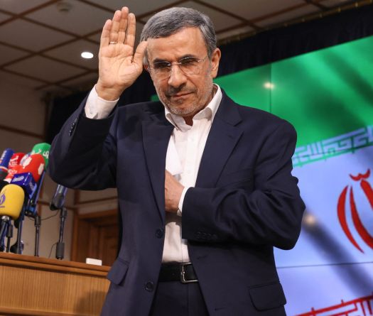  Ahmadinejad, l'ennemi devenu allié?