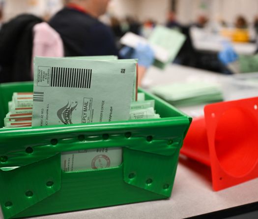 Trump cible le vote par correspondance avant les élections américaines de 2026