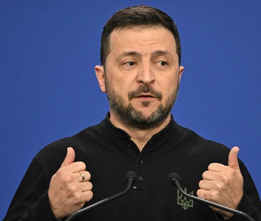 Ukraine: Zelensky dit vouloir la fin de la guerre en 2025 par \