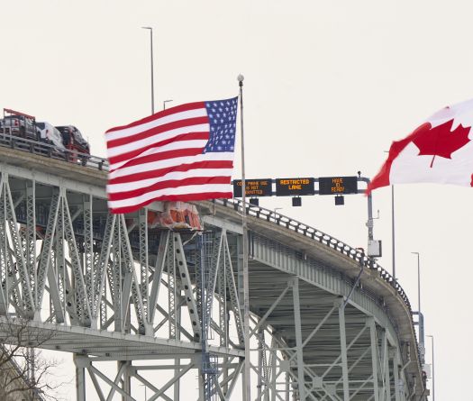 Canada: l'Ontario bannit les sociétés américaines des contrats publics et renonce à un accord avec Starlink