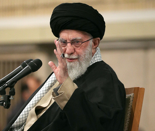 Khamenei désigne trois successeurs potentiels et nomme de hauts responsables militaires