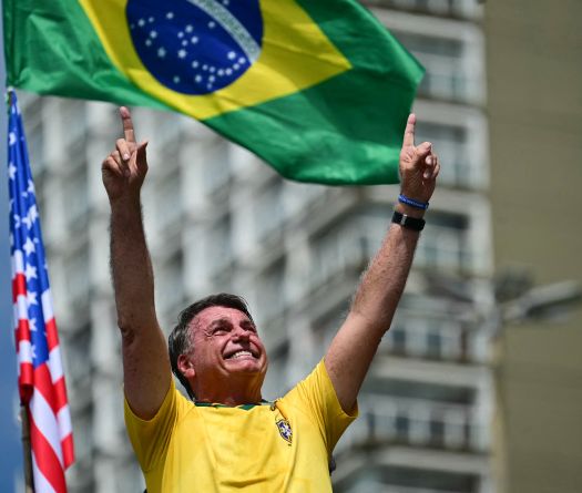 Brésil: Bolsonaro qualifie son inéligibilité de \