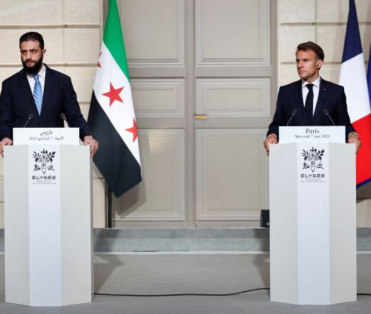 Macron appelle Washington à lever rapidement les sanctions contre la Syrie 
