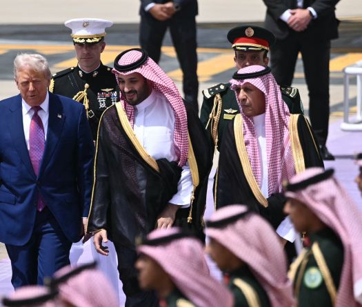 Trump entame une tournée dans le Golfe par une visite de haut niveau en Arabie saoudite