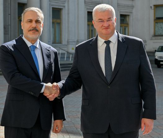 La Turquie propose d'accueillir une rencontre Poutine-Zelensky-Trump