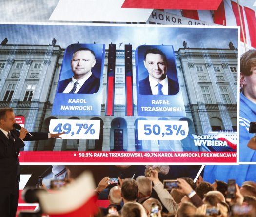 Présidentielle en Pologne: les deux rivaux au coude à coude au 2nd tour