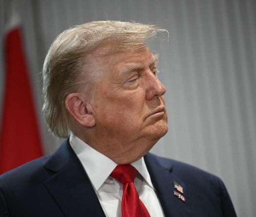 Donald Trump dit que les États-Unis ne tueront pas l'ayatollah Khamenei «pour le moment»