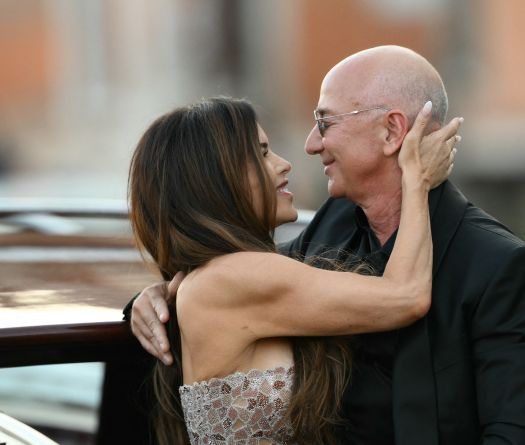 Le mariage somptueux de Bezos à Venise déclenche des protestations contre le surtourisme