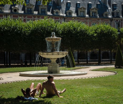 La canicule atteint son pic, l'Île-de-France suffoque