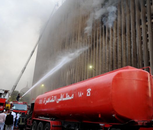 Reprise des opérations à l’aéroport après l’incendie d’un centre télécom au Caire 