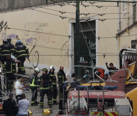 Portugal: le bilan grimpe à 17 morts après le déraillement d'un funiculaire à Lisbonne