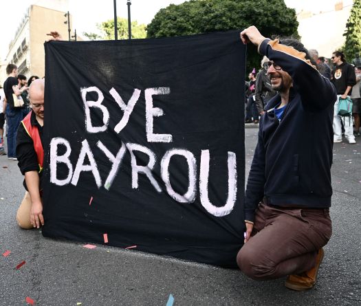 Bayrou a remis sa démission, Macron veut nommer très vite son successseur