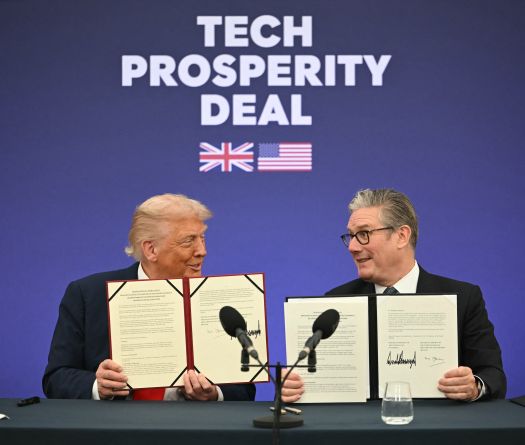 Trump et Starmer signent un accord à 205 milliards de dollars